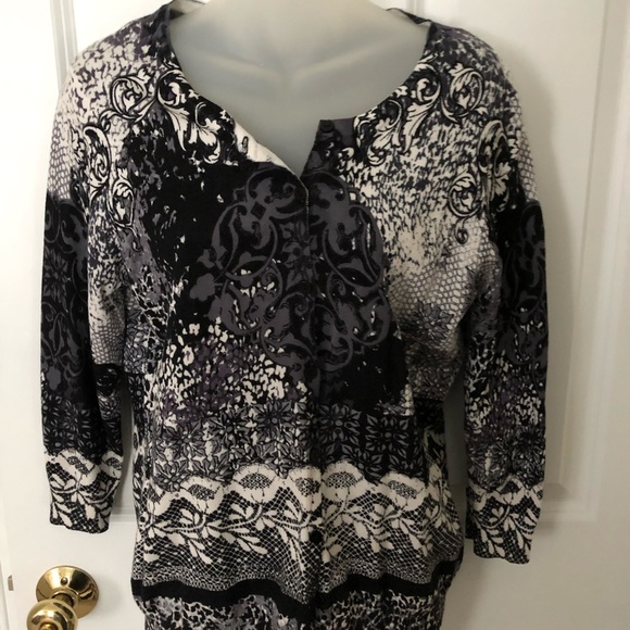 Beautiful Joseph Cardigan Sweater - Picture 2 of 7